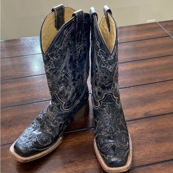 Corral Shoes - Corral Vintage Boots Black Snakeskin inlay women’s western square toe 8 1/2